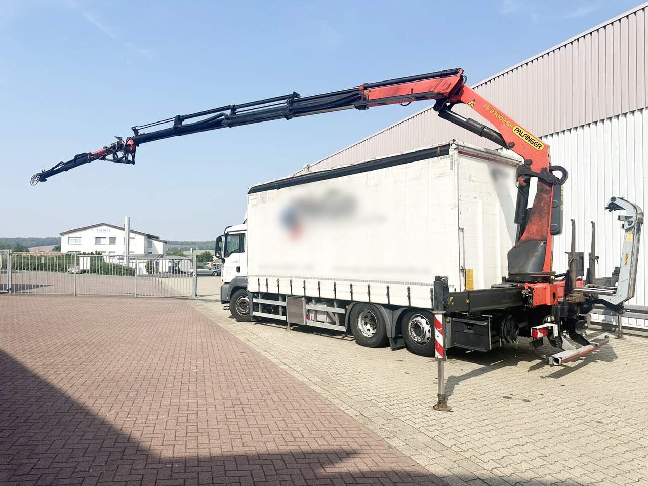Curtainsider truck, Crane truck MAN TGS 26.400 6x2-4 LL TGS 26.400 6x2-4 LL, Lenk-/Lift, Edscha, Heckkran Palfinger PK23002-C + Jib PJ060A, Funk: picture 8 Curtainsider truck, Crane truck MAN TGS 26.400 6x2-4 LL TGS 26.400 6x2-4 LL, Lenk-/Lift, Edscha, Heckkran Palfinger PK23002-C + Jib PJ060A, Funk: picture 8
