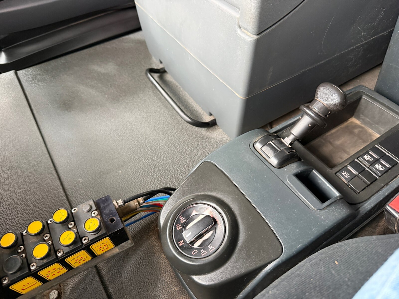 MAN TGS 26.480 6x4 BL TGS 26.480 6x4 BL, Motorabtrieb, Navi, Intarder, Hyva 20.60 S - Hook lift truck: picture 3 MAN TGS 26.480 6x4 BL TGS 26.480 6x4 BL, Motorabtrieb, Navi, Intarder, Hyva 20.60 S - Hook lift truck: picture 3