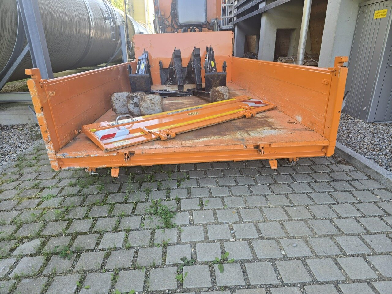 MAN TGS 28.400 6x4-4 BL TGS 28.400 6x4-4 BL, EEV, Lenk-/Liftachse, Wechselsystem Kipper/Salzsteuer - Tipper: picture 3 MAN TGS 28.400 6x4-4 BL TGS 28.400 6x4-4 BL, EEV, Lenk-/Liftachse, Wechselsystem Kipper/Salzsteuer - Tipper: picture 3