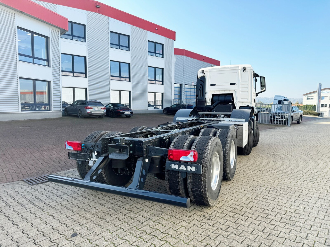 New Cab chassis truck MAN TGS 35.480 8x6H BL CH TGS 35.480 8x6H BL CH, HydroDrive, Navi, Nebenantrieb: picture 12