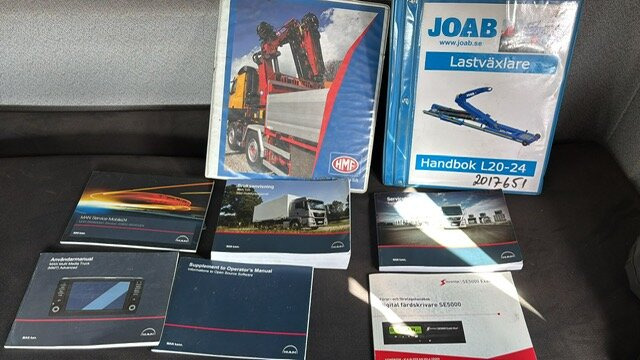 Hook lift truck, Crane truck MAN TGS 35.500 8x4-4 BL TGS 35.500 8x4-4 BL, Lenk-/Liftachse, Kran HMF 3220-K6, Funk: picture 7