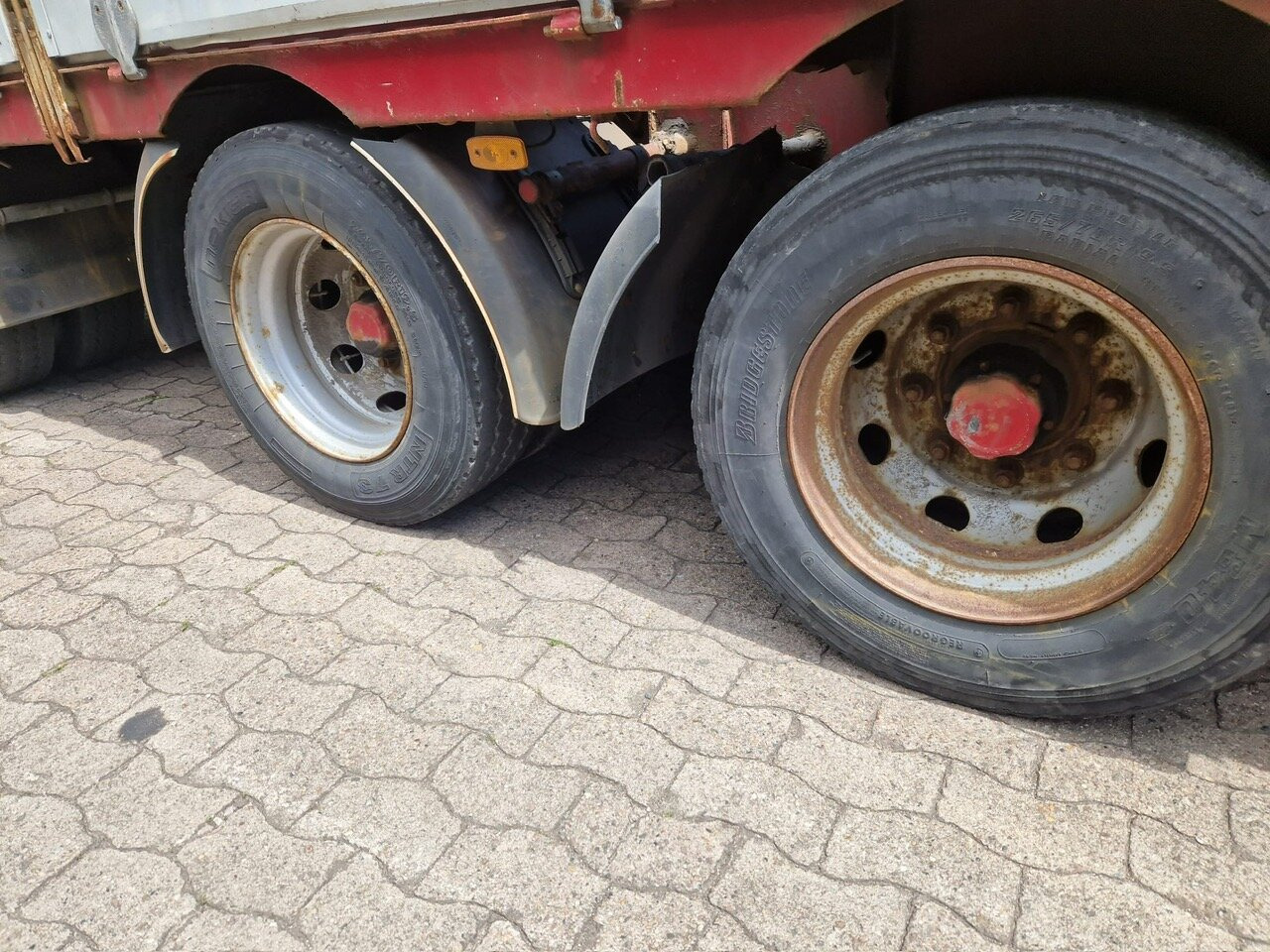 MED TRIDEX JTS MED TRIDEX JTS, Lenkachse - Dropside/ Flatbed semi-trailer: picture 4 MED TRIDEX JTS MED TRIDEX JTS, Lenkachse - Dropside/ Flatbed semi-trailer: picture 4