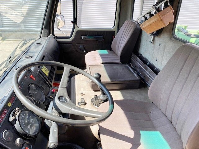 Crane truck, Dropside/ Flatbed truck Mercedes-Benz 2635 6x4 2635 6x4, V8, Heckkran Palfinger PK 28000, Funk, 28,5m-280kg: picture 6 Crane truck, Dropside/ Flatbed truck Mercedes-Benz 2635 6x4 2635 6x4, V8, Heckkran Palfinger PK 28000, Funk, 28,5m-280kg: picture 6