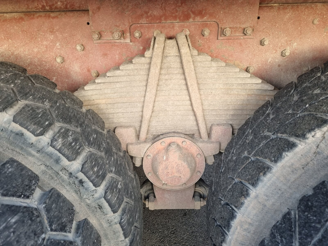 Tipper Mercedes-Benz - 2636 AK 6x6: picture 15