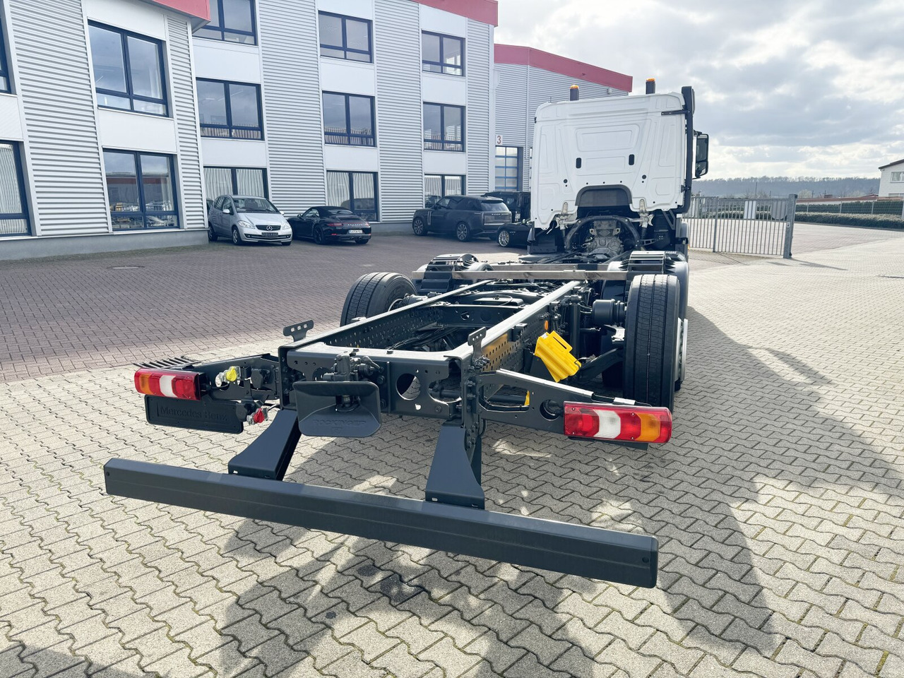 New Cab chassis truck Mercedes-Benz Actros 2545 L 6x2 Actros 2545 L 6x2, Lenk-/Liftachse, MultimediaCockpit: picture 11