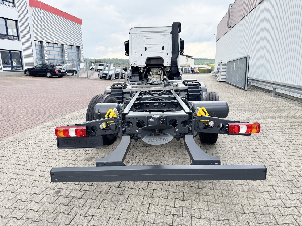 New Cab chassis truck Mercedes-Benz Actros 2548 L 6x2 Actros 2548 L 6x2, Retarder, Lenk-/Liftachse: picture 11