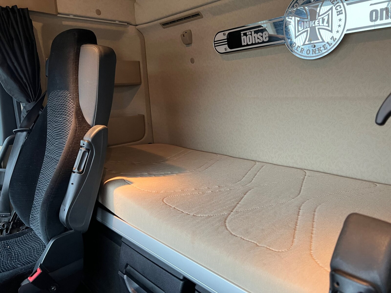 Tipper Mercedes-Benz Actros 2548 L 6x2 Actros 2548 L 6x2, Retarder, Liftachse, StreamSpace, 2-Seiten-Getreidekipper: picture 6 Tipper Mercedes-Benz Actros 2548 L 6x2 Actros 2548 L 6x2, Retarder, Liftachse, StreamSpace, 2-Seiten-Getreidekipper: picture 6