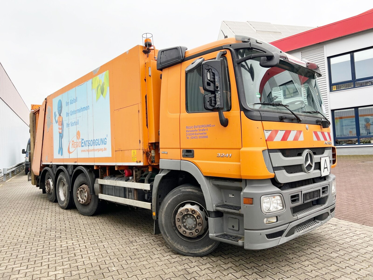 Garbage truck for transportation of garbage Mercedes-Benz Actros 3241 L 8x2/6 Actros 3241 L 8x2/6, 2x Lenkachse, Zöller Medium XL, Zöller-Schüttung: picture 9