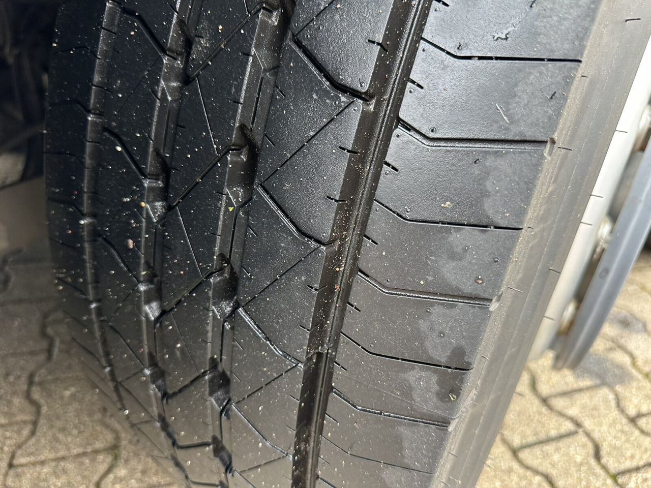 Mercedes-Benz Antos 2540 L 6x2 Antos 2540 L 6x2, Vorlauflenk-/Liftachse, Teleabsetzer - Skip loader truck: picture 2 Mercedes-Benz Antos 2540 L 6x2 Antos 2540 L 6x2, Vorlauflenk-/Liftachse, Teleabsetzer - Skip loader truck: picture 2