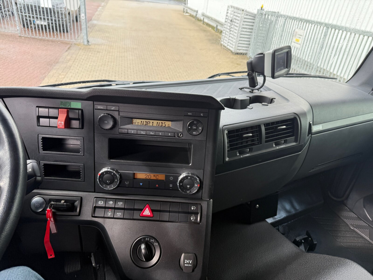 Mercedes-Benz Arocs 1827/30 A 4x4 Arocs 1827/30 A 4x4, mehrfach vorhanden! - Cab chassis truck: picture 2 Mercedes-Benz Arocs 1827/30 A 4x4 Arocs 1827/30 A 4x4, mehrfach vorhanden! - Cab chassis truck: picture 2