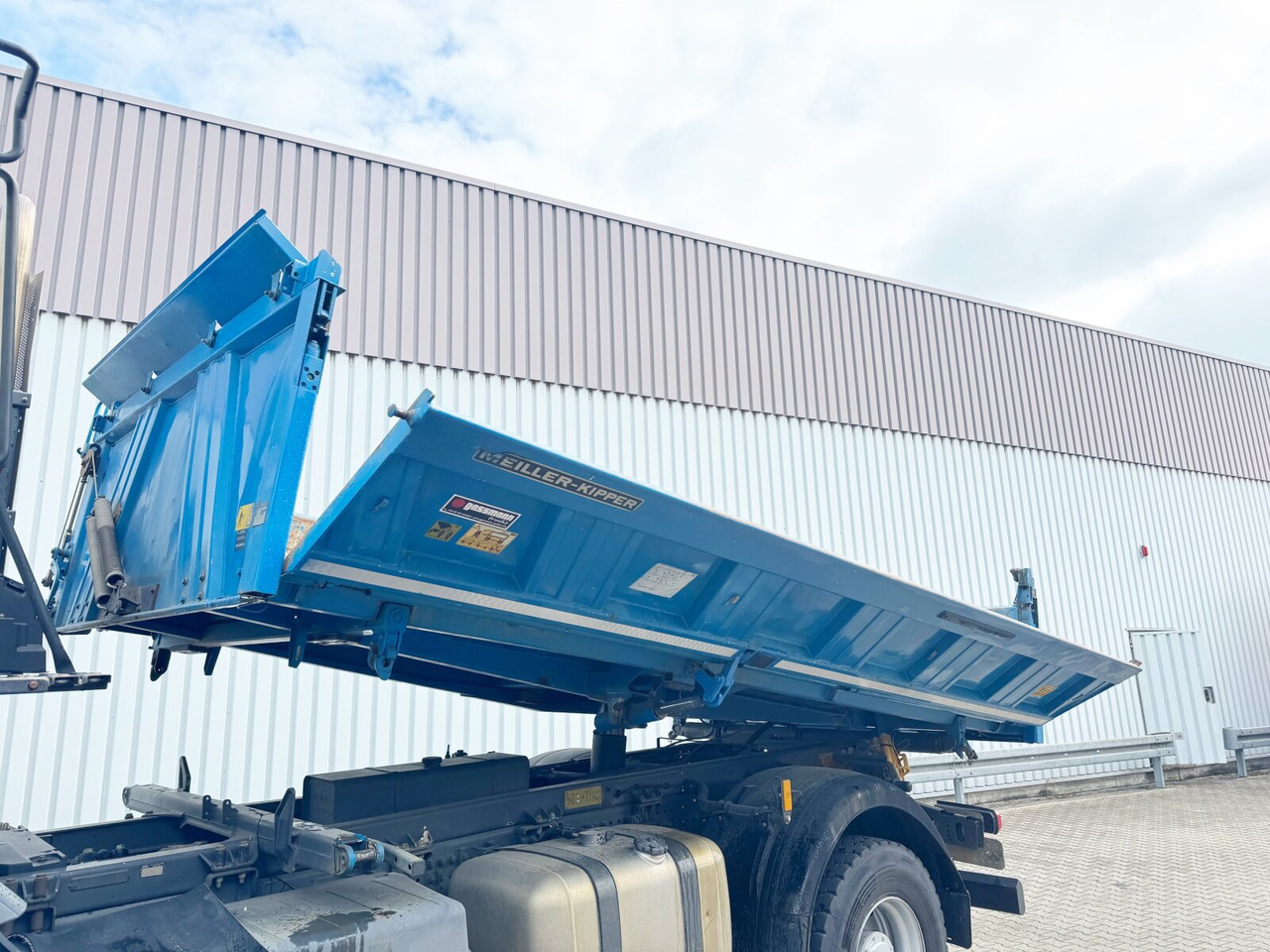 Lease a Mercedes-Benz Arocs 1833 AK 4x4 Arocs 1833 AK 4x4, Meiller 3-S-Kipper, Bordmatik Mercedes-Benz Arocs 1833 AK 4x4 Arocs 1833 AK 4x4, Meiller 3-S-Kipper, Bordmatik: picture 15