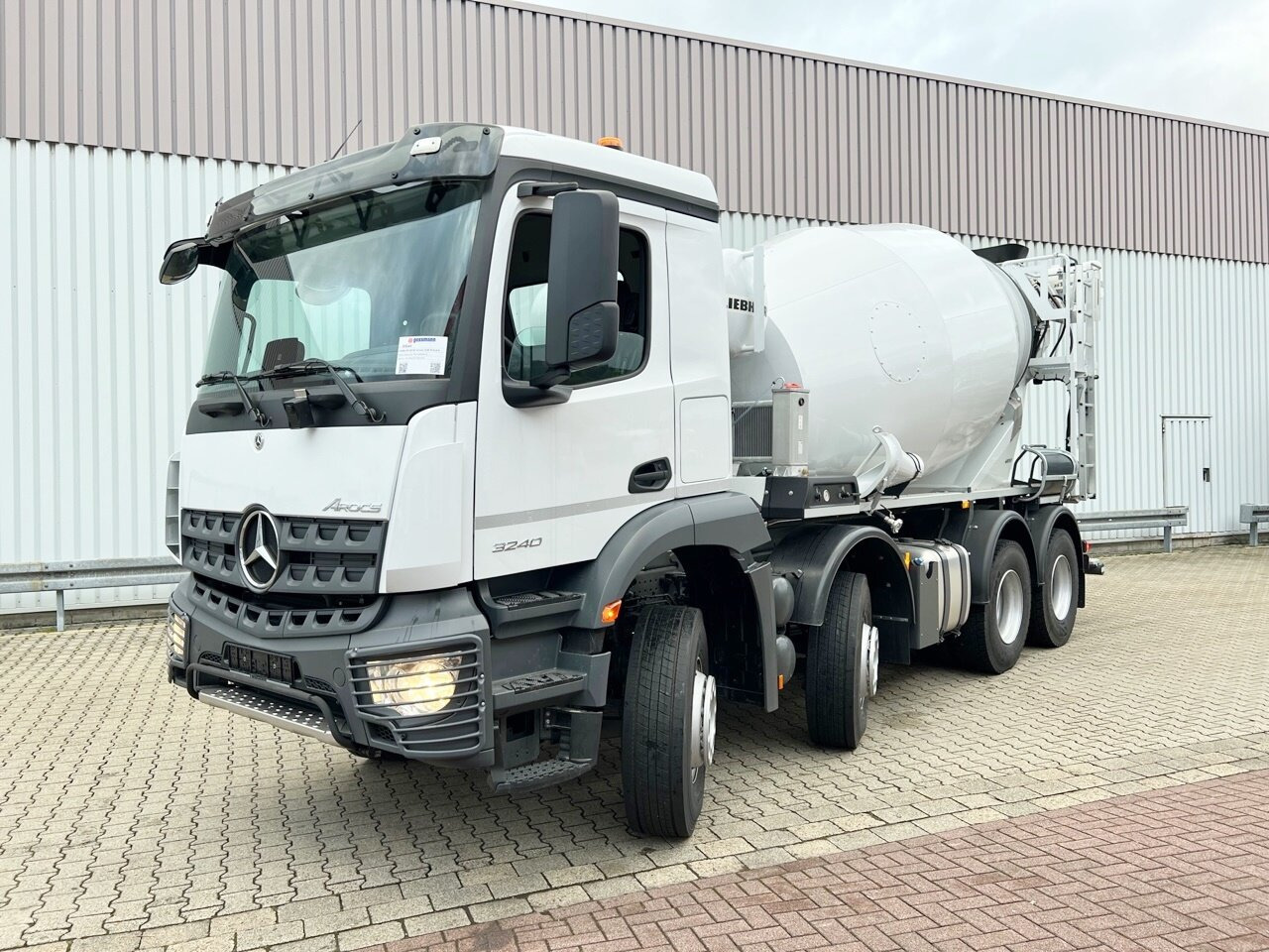 Mercedes-Benz Arocs 3240 B 8x4/4 Arocs 3240 B 8x4/4, Liebherr HTM 905 Mischer ca. 9m³, Multimedia Cockpit, Navi - Concrete mixer truck: picture 1 Mercedes-Benz Arocs 3240 B 8x4/4 Arocs 3240 B 8x4/4, Liebherr HTM 905 Mischer ca. 9m³, Multimedia Cockpit, Navi - Concrete mixer truck: picture 1