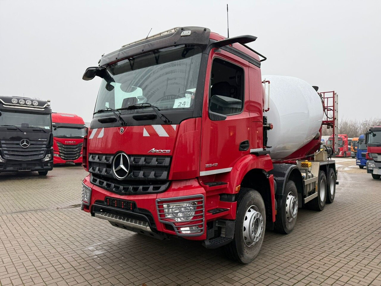 Mercedes-Benz Arocs 3243 B 8x4/4 Arocs 3243 B 8x4/4, MirrorCam, MultimediaCockpit, Navi, Betonmischer Intermix ca. 9m³ - Concrete mixer truck: picture 1 Mercedes-Benz Arocs 3243 B 8x4/4 Arocs 3243 B 8x4/4, MirrorCam, MultimediaCockpit, Navi, Betonmischer Intermix ca. 9m³ - Concrete mixer truck: picture 1
