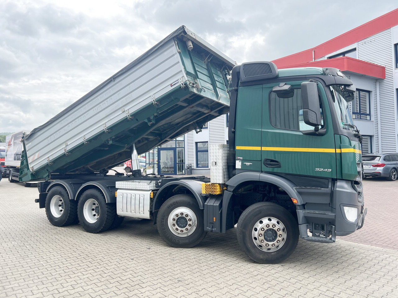 Lease a Mercedes-Benz Arocs 3243 K 8x4 Arocs 3243 K 8x4, Ressenig Thermo Alukipper 3-S Mercedes-Benz Arocs 3243 K 8x4 Arocs 3243 K 8x4, Ressenig Thermo Alukipper 3-S: picture 9