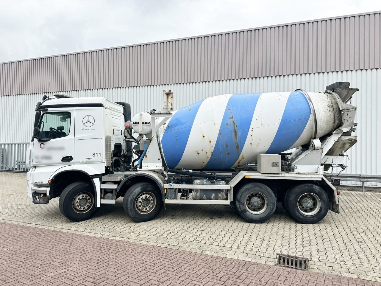 Concrete mixer truck Mercedes-Benz Arocs 3251 LB 8x4/4 Arocs 3251 LB 8x4/4, Betonmischer Liebherr ca. 9m³: picture 11