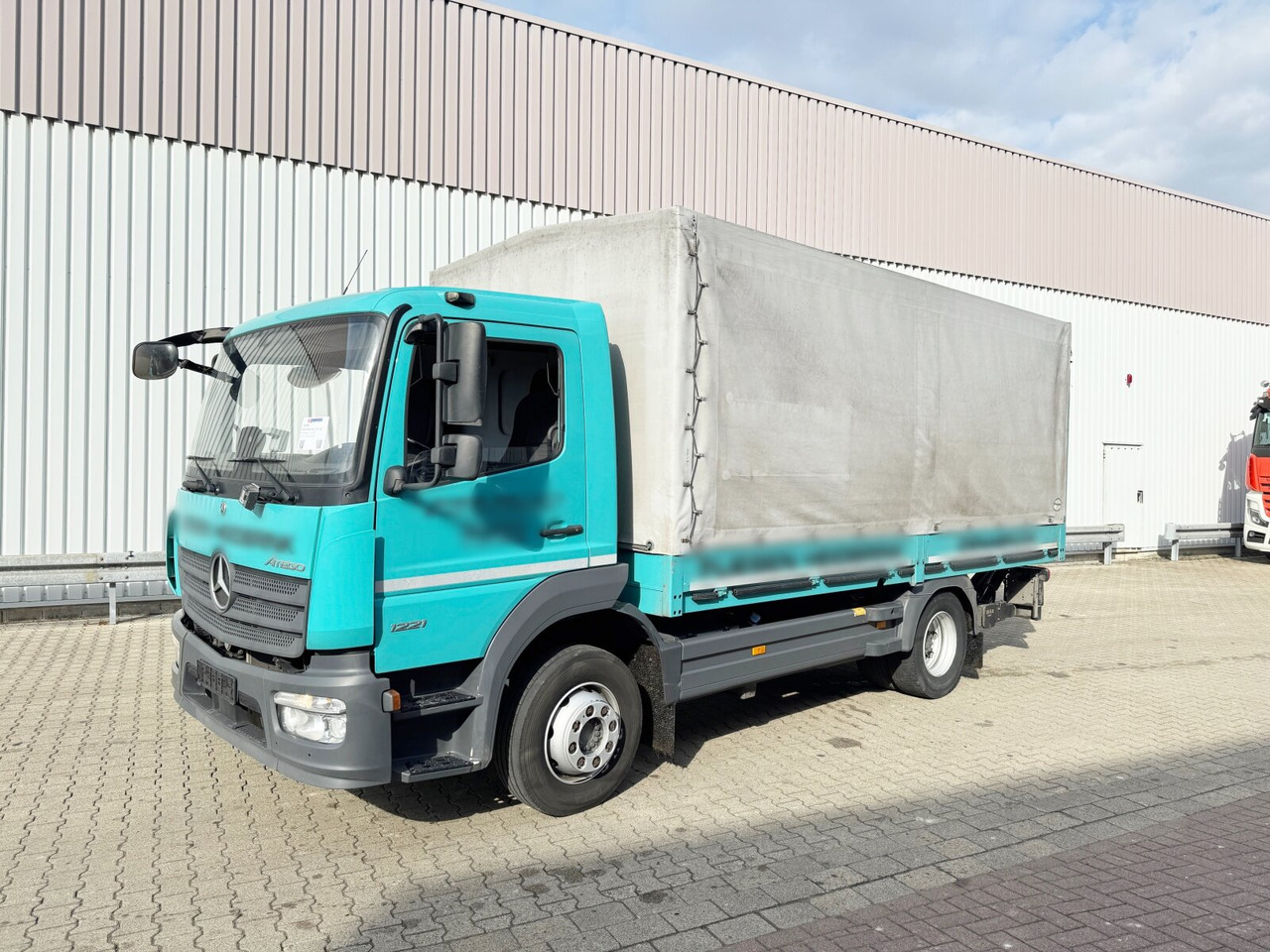 Mercedes-Benz Atego 1221 L 4x2 Atego 1221 L 4x2 mit LBW BÄR - Dropside/ Flatbed truck: picture 1 Mercedes-Benz Atego 1221 L 4x2 Atego 1221 L 4x2 mit LBW BÄR - Dropside/ Flatbed truck: picture 1