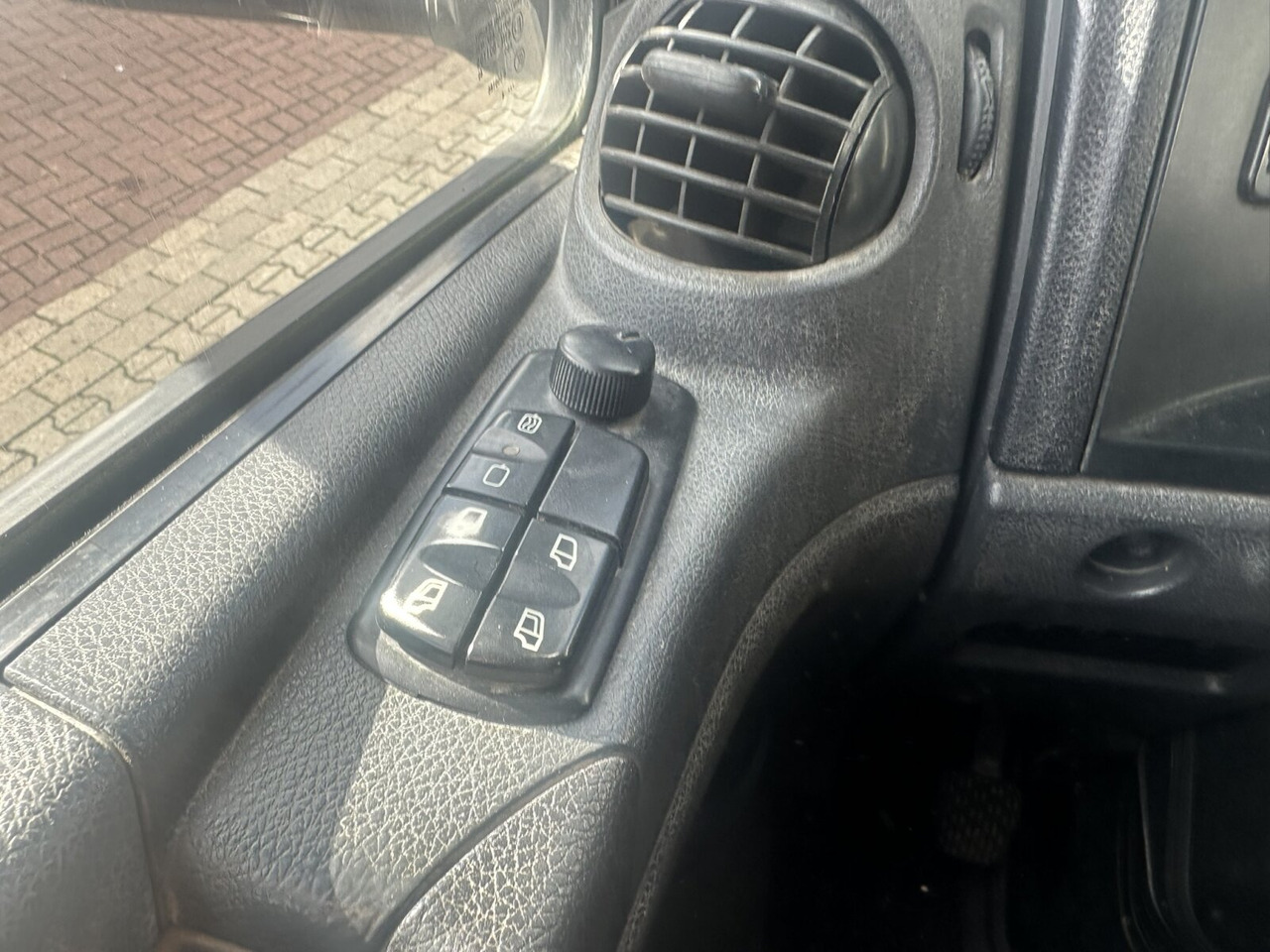 Mercedes-Benz Atego 1223 K 4x2 Atego 1223 K 4x2, AHK-Öl - Tipper: picture 3 Mercedes-Benz Atego 1223 K 4x2 Atego 1223 K 4x2, AHK-Öl - Tipper: picture 3