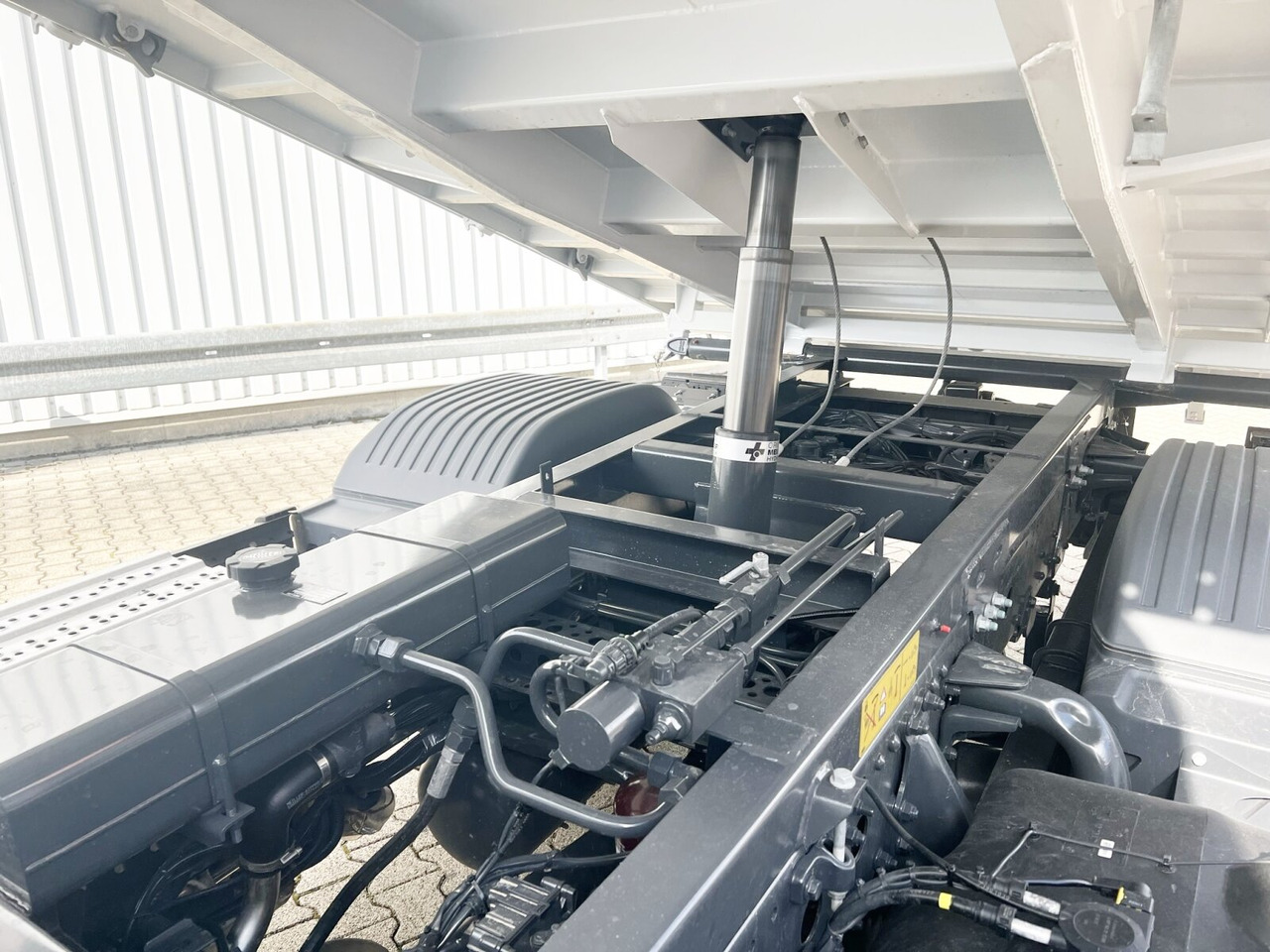 Lease a Mercedes-Benz Atego 818/23 K 4x2 Atego 818/23 K 4x2, 2x AHK, Meiller-Kipper, mehrfach Vorhanden! Mercedes-Benz Atego 818/23 K 4x2 Atego 818/23 K 4x2, 2x AHK, Meiller-Kipper, mehrfach Vorhanden!: picture 11