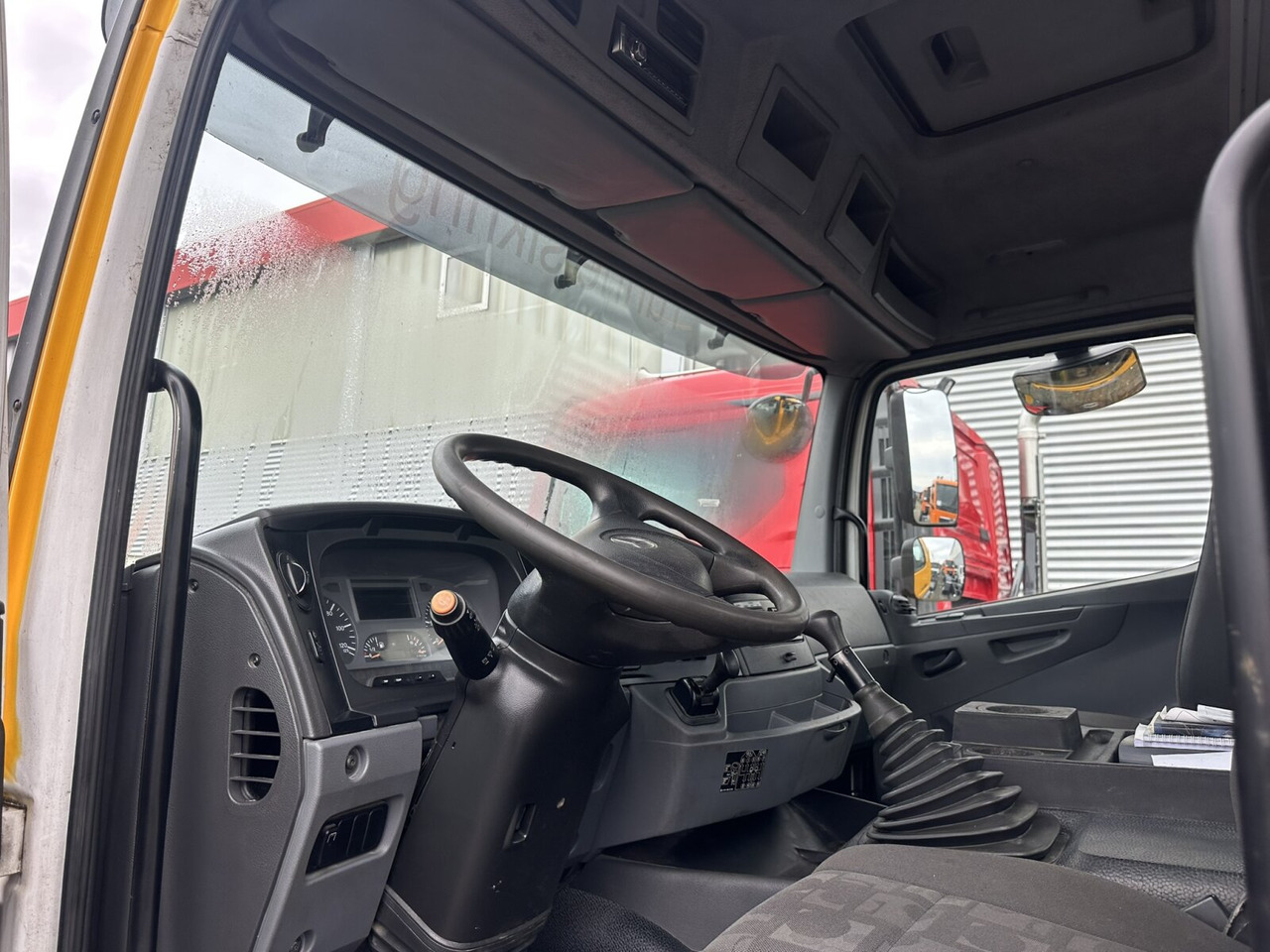 Mercedes-Benz Axor 2629 K 6x4 Axor 2629 K 6x4, PTO, Steel, Manual, 6-Zylinder - Cab chassis truck: picture 4 Mercedes-Benz Axor 2629 K 6x4 Axor 2629 K 6x4, PTO, Steel, Manual, 6-Zylinder - Cab chassis truck: picture 4