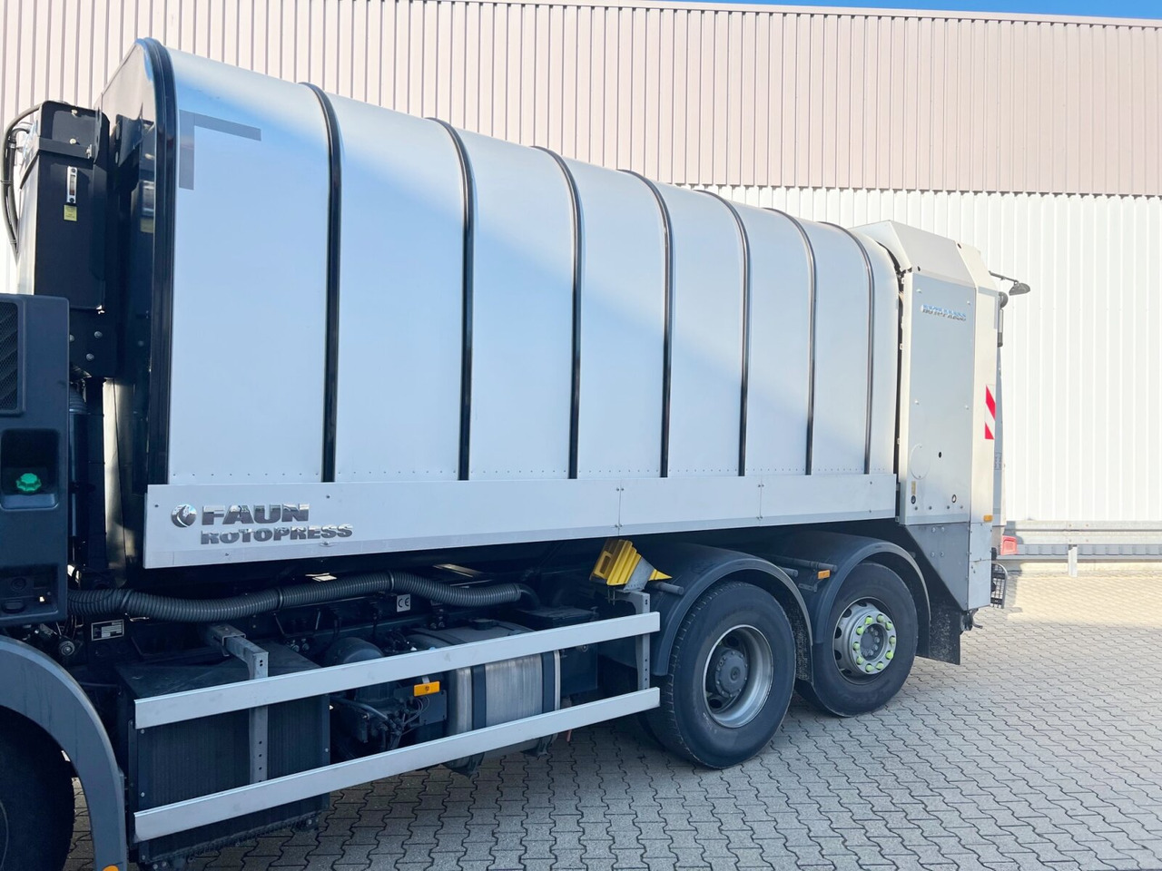 Mercedes-Benz Econic 2635 LL 6x2/4 NLA Econic 2635 LL 6x2/4 NLA, Lenkachse, FAUN Rotopress 521L, Zöller-Schüttung - Cab chassis truck: picture 4 Mercedes-Benz Econic 2635 LL 6x2/4 NLA Econic 2635 LL 6x2/4 NLA, Lenkachse, FAUN Rotopress 521L, Zöller-Schüttung - Cab chassis truck: picture 4