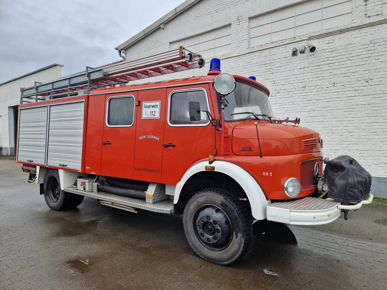 Mercedes-Benz LAF 1113 B 4x4 Doka LAF 1113 B 4x4 Doka, LF 16 TS - Ambulance: picture 1 Mercedes-Benz LAF 1113 B 4x4 Doka LAF 1113 B 4x4 Doka, LF 16 TS - Ambulance: picture 1