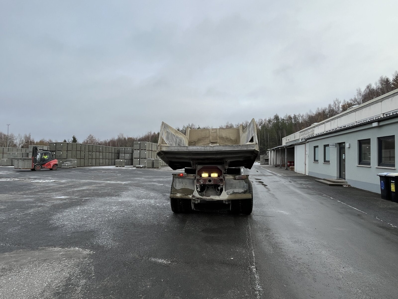 Mercedes-Benz NG 2628 K 6x4 NG 2628 K 6x4, V8, MEILLER Stahlmulde ca. 10³ - Dumper: picture 5 Mercedes-Benz NG 2628 K 6x4 NG 2628 K 6x4, V8, MEILLER Stahlmulde ca. 10³ - Dumper: picture 5