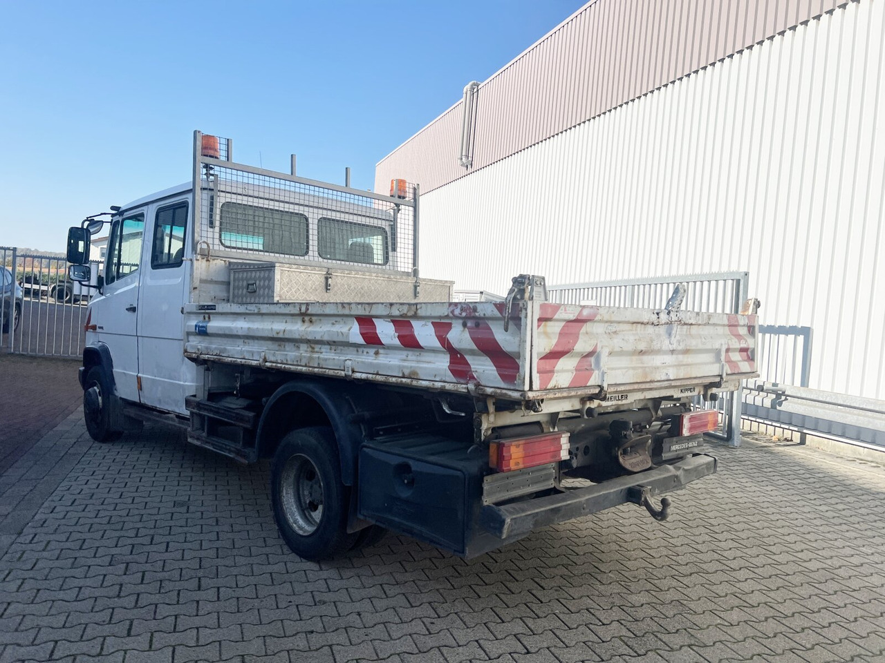 Mercedes-Benz Vario 816 D 4x2 Doka Vario 816 D 4x2 Doka, 2x AHK, Meiller Kipper - Tipper: picture 4 Mercedes-Benz Vario 816 D 4x2 Doka Vario 816 D 4x2 Doka, 2x AHK, Meiller Kipper - Tipper: picture 4