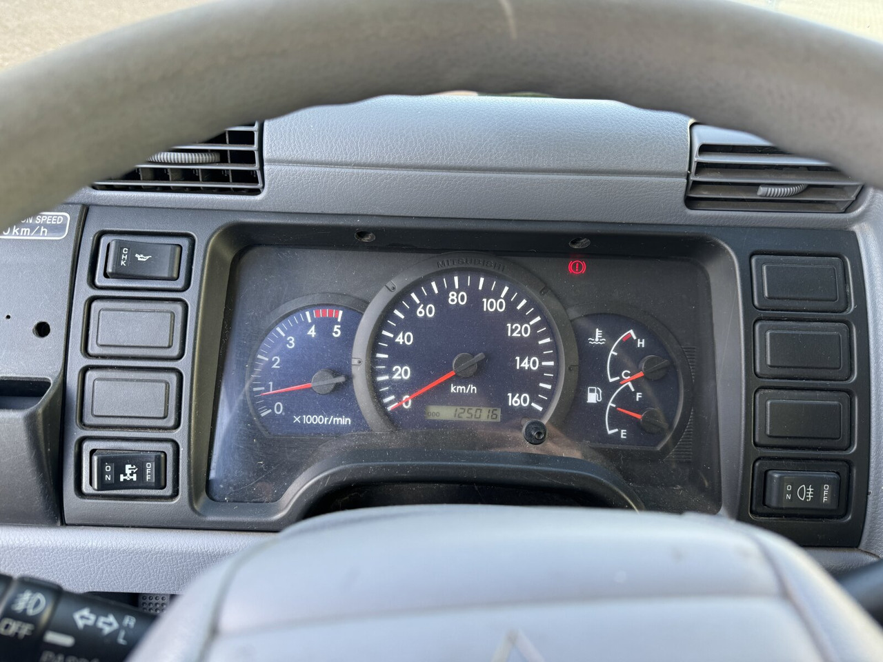 Mitsubishi Canter Fuso 6C15D 4x2 Doka Canter Fuso 6C15D 4x2 Doka, City-Abroller - Hook lift truck: picture 2 Mitsubishi Canter Fuso 6C15D 4x2 Doka Canter Fuso 6C15D 4x2 Doka, City-Abroller - Hook lift truck: picture 2