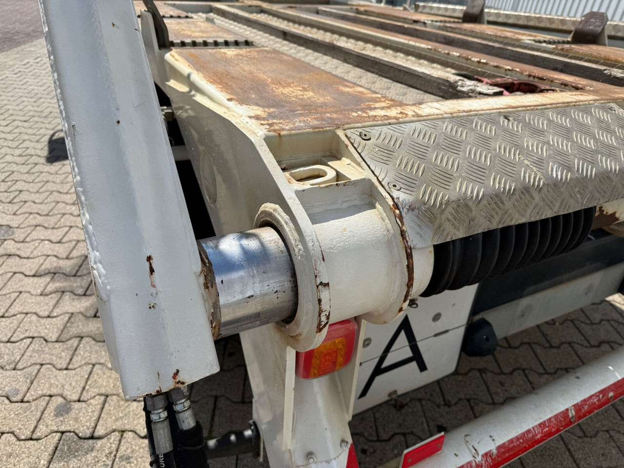 Mitsubishi Canter Fuso 7C15 4x2 Canter Fuso 7C15 4x2, Tele-Absetzer, Vereiterbar bis 10m³ - Skip loader truck: picture 3 Mitsubishi Canter Fuso 7C15 4x2 Canter Fuso 7C15 4x2, Tele-Absetzer, Vereiterbar bis 10m³ - Skip loader truck: picture 3