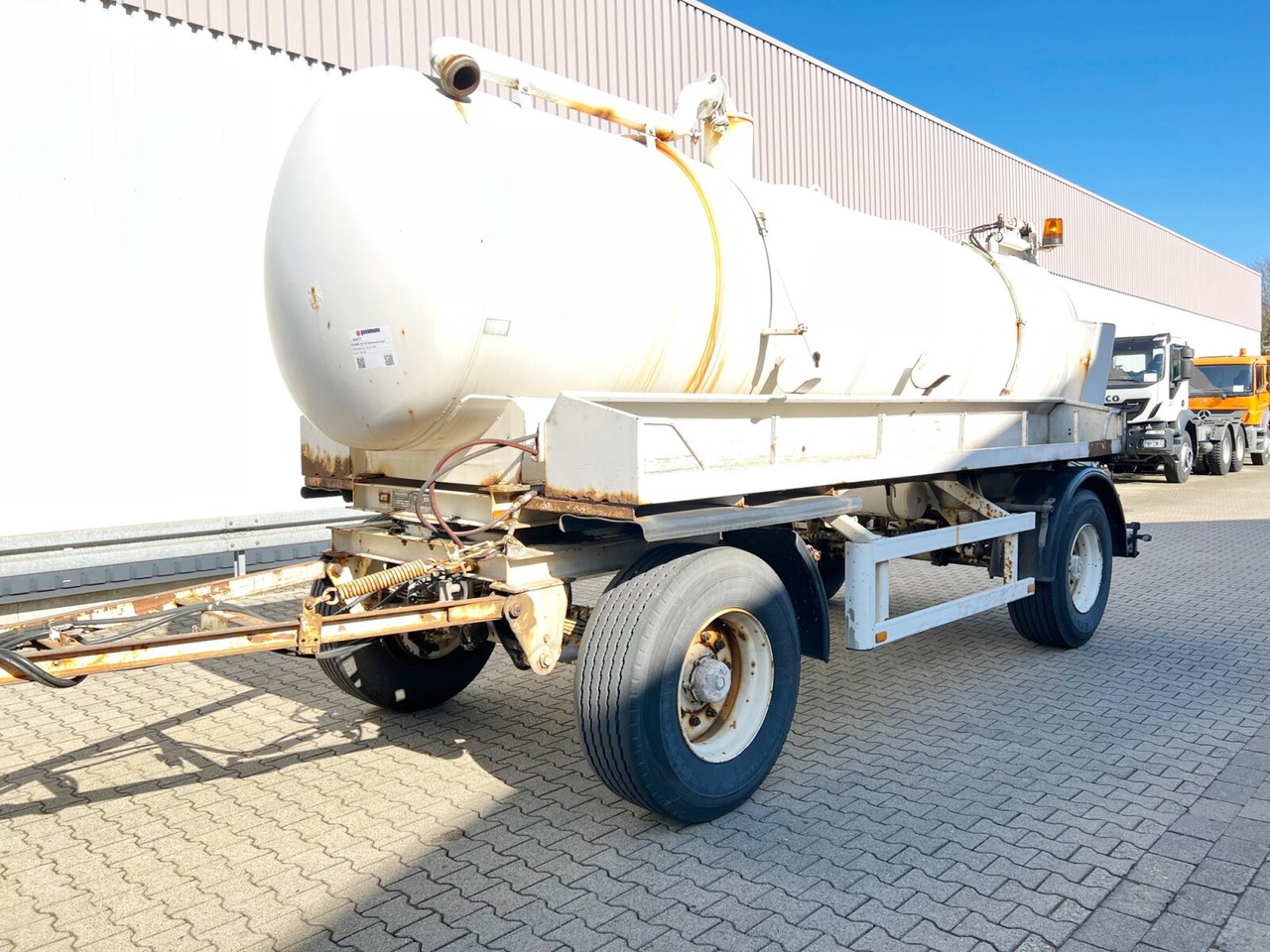 SA 18 Fäkalienanhänger Kramer, SA 18 Fäkalienanhänger, ca. 10.000l - Tank trailer: picture 1 SA 18 Fäkalienanhänger Kramer, SA 18 Fäkalienanhänger, ca. 10.000l - Tank trailer: picture 1