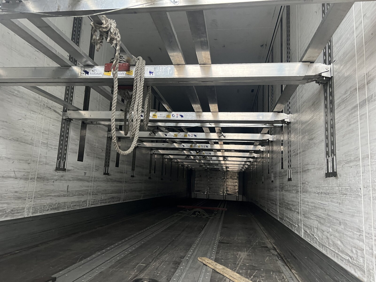 Schmitz Cargobull SKO 24/L-13.4 FP 45 SKO 24/L-13.4 FP 45, Mega, Doppelstock - Refrigerator semi-trailer: picture 2 Schmitz Cargobull SKO 24/L-13.4 FP 45 SKO 24/L-13.4 FP 45, Mega, Doppelstock - Refrigerator semi-trailer: picture 2