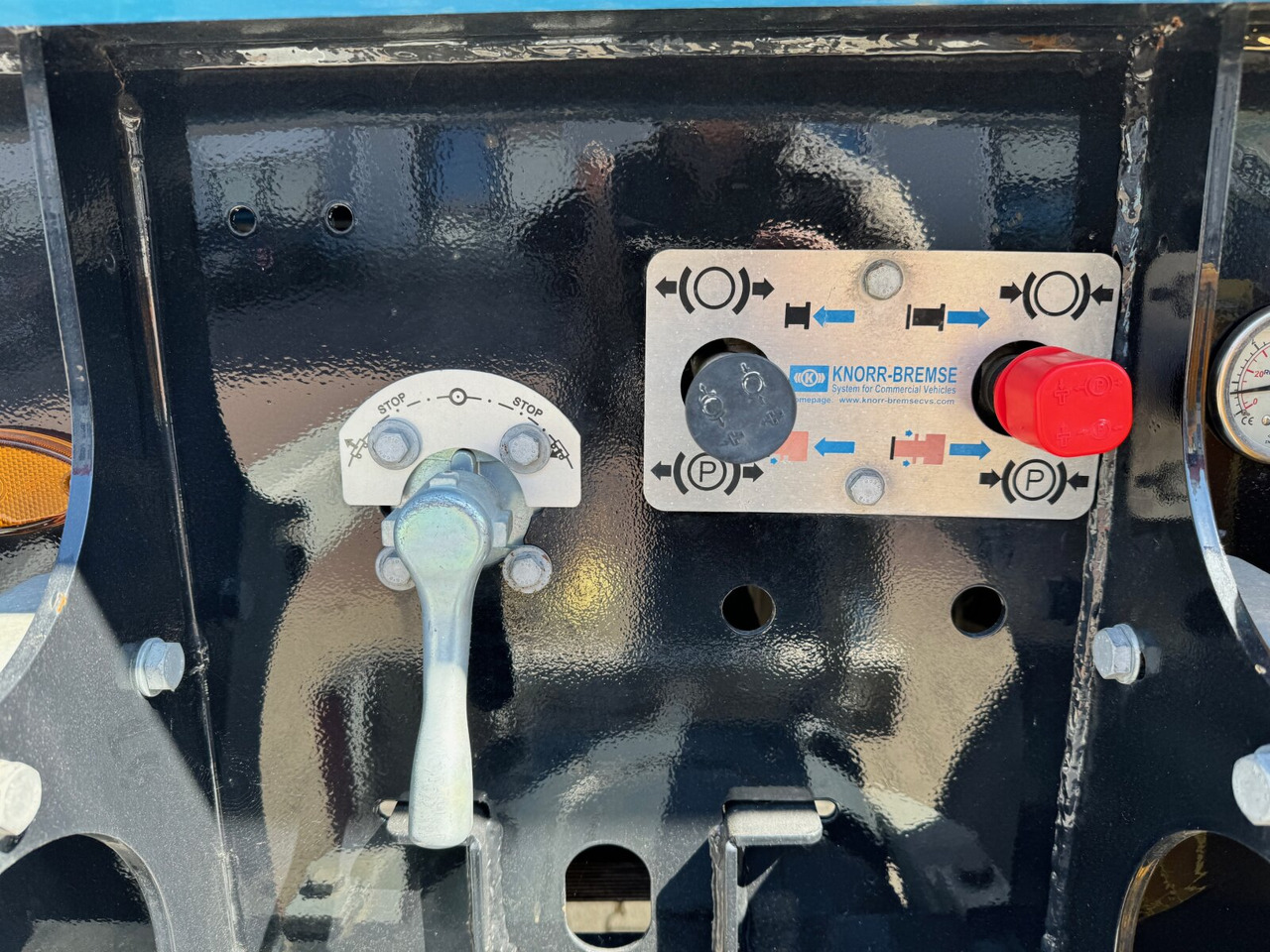 Euro ATM 27 Euro ATM 27, HARDOX Stahlmulde ca. 27m³, Liftachse - Semi-trailer: picture 2 Euro ATM 27 Euro ATM 27, HARDOX Stahlmulde ca. 27m³, Liftachse - Semi-trailer: picture 2