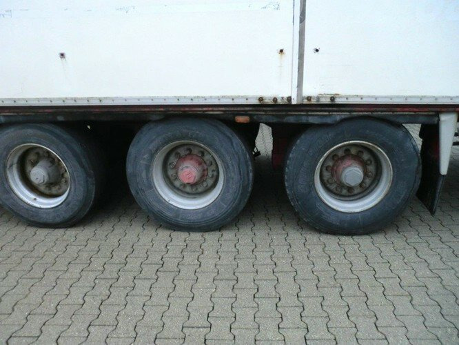 - TC34CGN FRUEHAUF, FRANCE TC34CGN mit Aggregat Thermoking TK-1 30 - Refrigerator semi-trailer: picture 3 - TC34CGN FRUEHAUF, FRANCE TC34CGN mit Aggregat Thermoking TK-1 30 - Refrigerator semi-trailer: picture 3