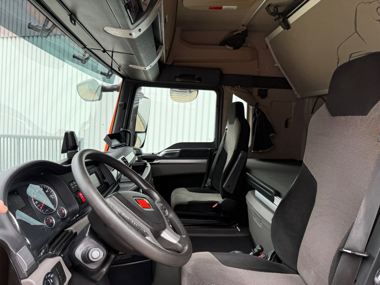 MAN TGX 26.510 6X2/4 BLS TGX 26.510 6X2/4 BLS, Intarder, Vorlauflenk-/lift, Standklima, XXL-Fahrerhaus, 70t - Tractor unit: picture 2 MAN TGX 26.510 6X2/4 BLS TGX 26.510 6X2/4 BLS, Intarder, Vorlauflenk-/lift, Standklima, XXL-Fahrerhaus, 70t - Tractor unit: picture 2