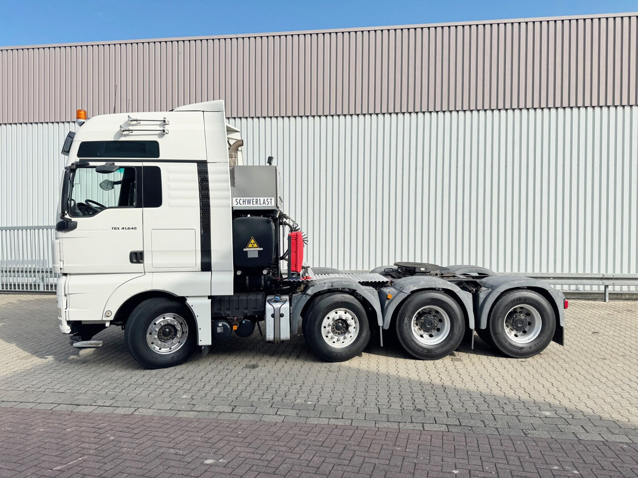 Interior photo 2: Tractor unit MAN TGX 41.540 8X4/4 BLS TGX 41.540 8X4/4 BLS, Vorlauflenkachse, Navi, Intarder, Registerkupplung, Schwerlast 160t