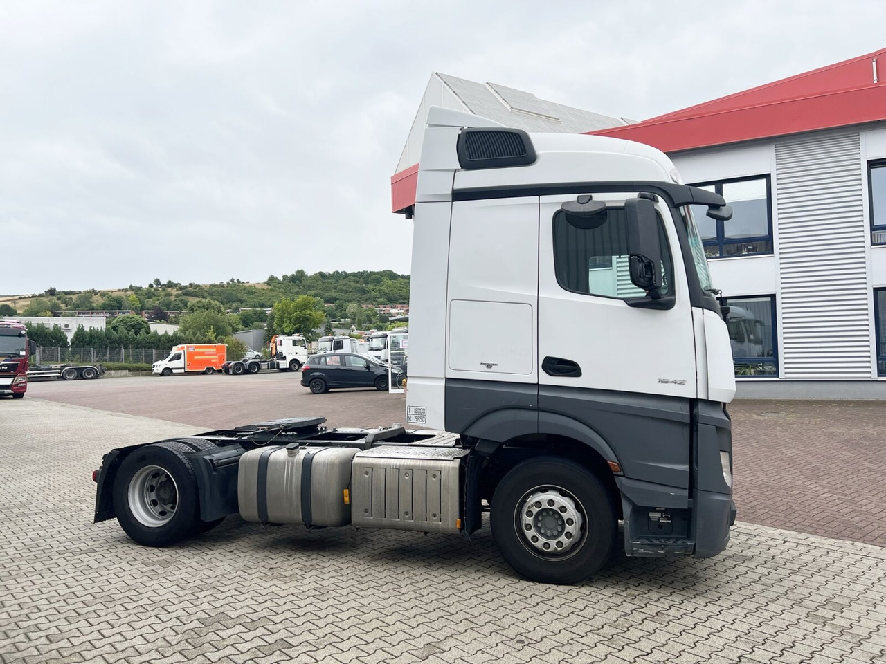 Tractor unit Mercedes-Benz Actros 1842 LS 4x2 Actros 1842 LS 4x2, 6x VORHANDEN: picture 10