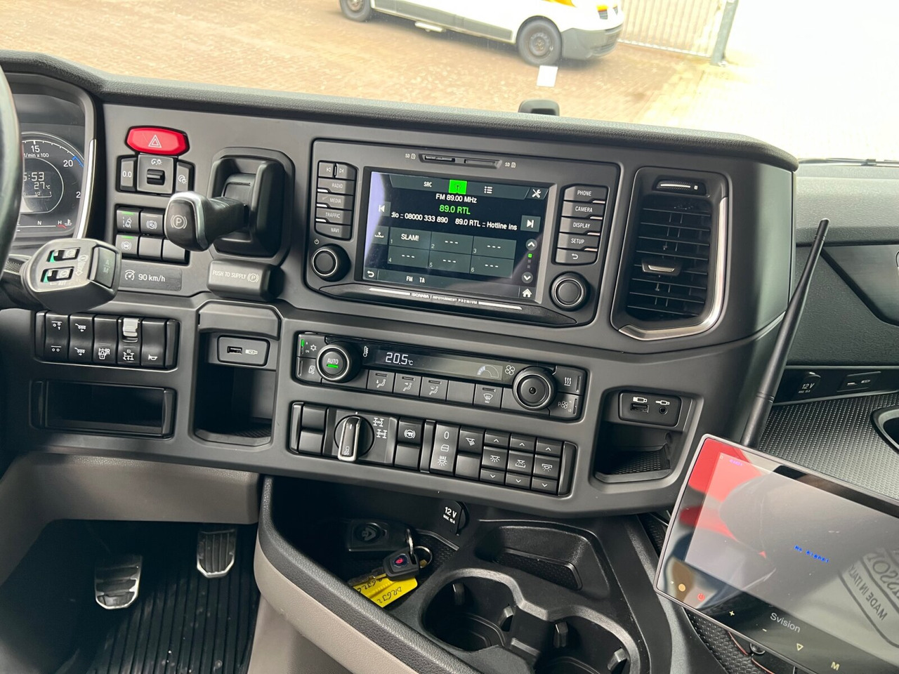 Scania R 580 6x4 R 580 6x4, V8-Motor, Kipphydraulik, Retarder, 66t - Tractor unit: picture 4 Scania R 580 6x4 R 580 6x4, V8-Motor, Kipphydraulik, Retarder, 66t - Tractor unit: picture 4