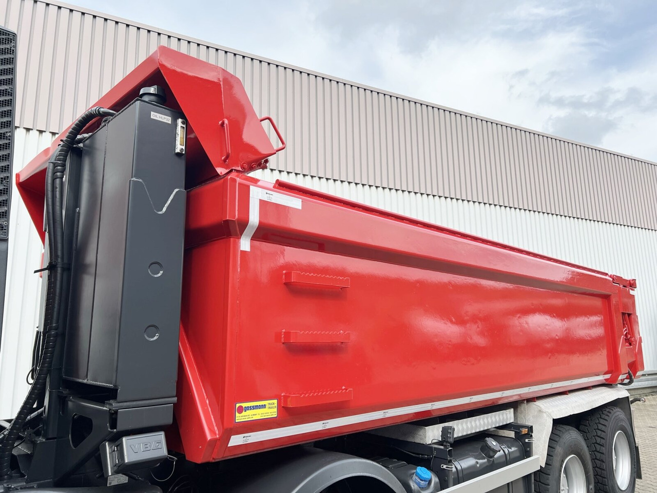 Trakker AD410T50 8x4 Trakker AD410T50 8x4, Stahlmulde ca. 16m³, hydr. Heckklappe - Tipper: picture 4 Trakker AD410T50 8x4 Trakker AD410T50 8x4, Stahlmulde ca. 16m³, hydr. Heckklappe - Tipper: picture 4