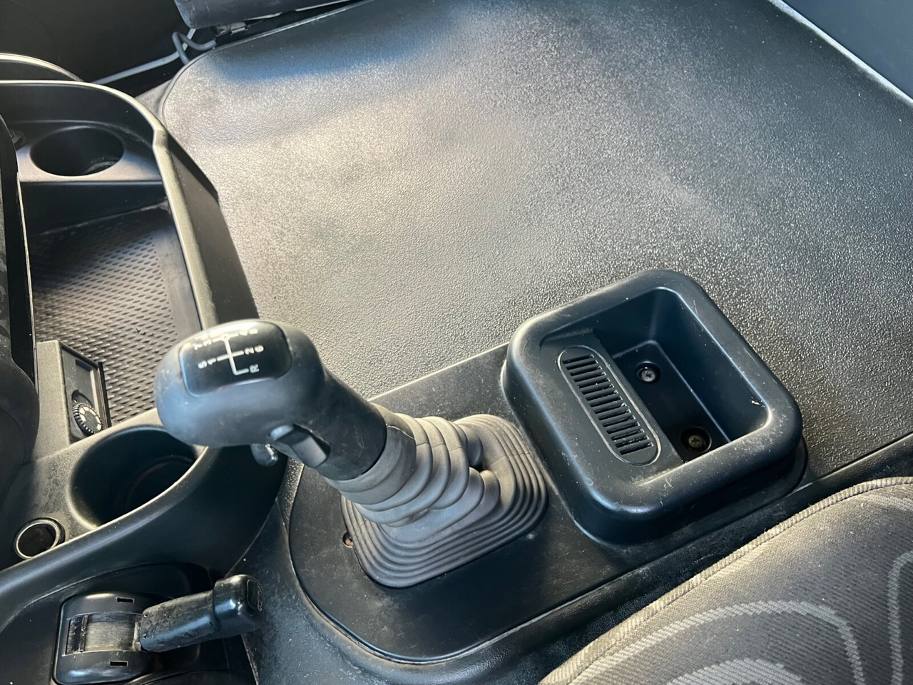 Trakker AD410T50 8x4 Trakker AD410T50 8x4, Stahlmulde ca. 16m³, hydr. Heckklappe - Tipper: picture 5 Trakker AD410T50 8x4 Trakker AD410T50 8x4, Stahlmulde ca. 16m³, hydr. Heckklappe - Tipper: picture 5