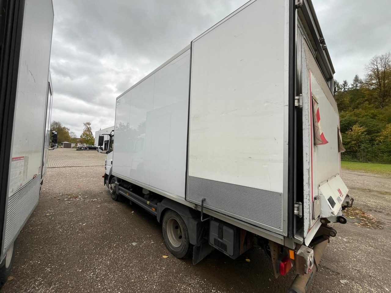 Mercedes-Benz Atego 816 4x2 Atego 816 4x2, Kühlkoffer, Trennwand, ThermoKing, LBW Sörensen - Truck: picture 4 Mercedes-Benz Atego 816 4x2 Atego 816 4x2, Kühlkoffer, Trennwand, ThermoKing, LBW Sörensen - Truck: picture 4