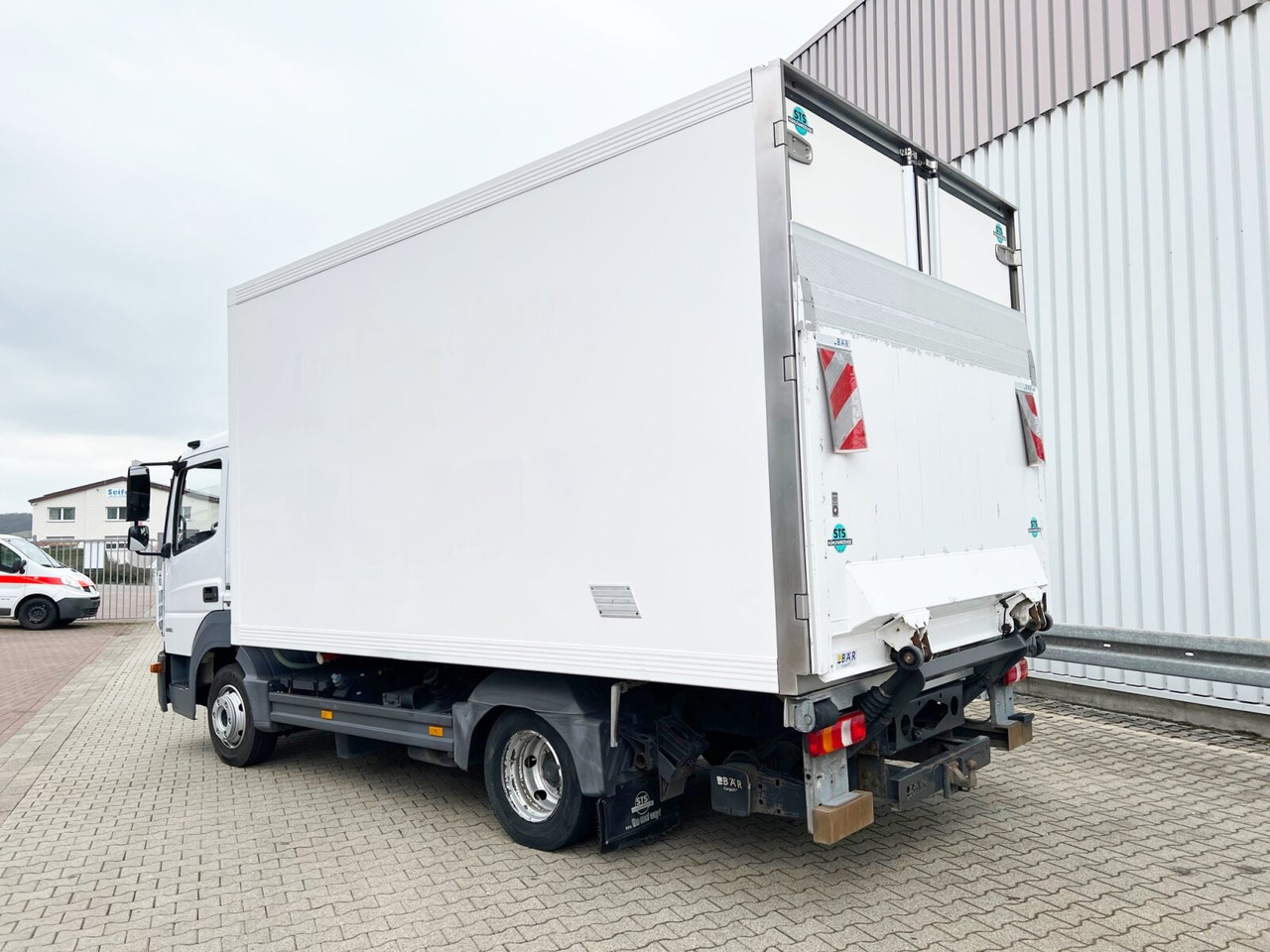 Mercedes-Benz Atego 816 L 4x2 Atego 816 L 4x2, Kühlkoffer, ThermoKing, LBW BÄR - Truck: picture 4 Mercedes-Benz Atego 816 L 4x2 Atego 816 L 4x2, Kühlkoffer, ThermoKing, LBW BÄR - Truck: picture 4