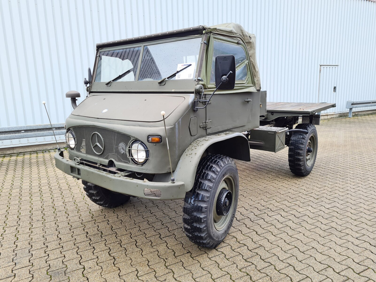 Unimog 404 4x4 S Cabrio 404 4x4 S Cabrio, Benziner - Dropside/ Flatbed truck: picture 1 Unimog 404 4x4 S Cabrio 404 4x4 S Cabrio, Benziner - Dropside/ Flatbed truck: picture 1