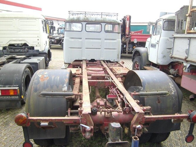 V5 4x2 Saurer V5 4x2 - Cab chassis truck: picture 4 V5 4x2 Saurer V5 4x2 - Cab chassis truck: picture 4