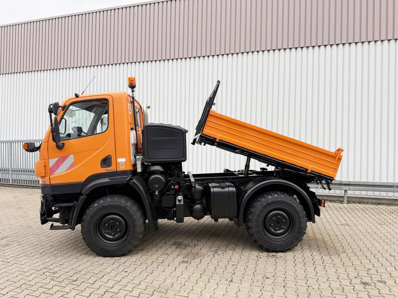 Unimog U 20 4x4 U 20 4x4, Kipper, Zapfwelle, Winterdienstausstattung, 2x AHK - Van: picture 2 Unimog U 20 4x4 U 20 4x4, Kipper, Zapfwelle, Winterdienstausstattung, 2x AHK - Van: picture 2