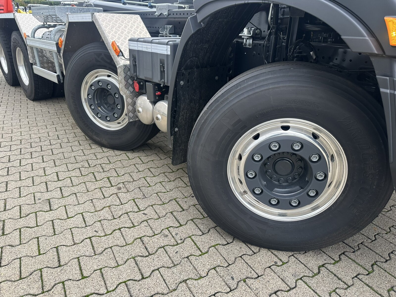 X-Way AD360X48Z 8x4 X-Way AD360X48Z 8x4, Motorabtrieb, Navi, Schub-Knick - Hook lift truck: picture 5 X-Way AD360X48Z 8x4 X-Way AD360X48Z 8x4, Motorabtrieb, Navi, Schub-Knick - Hook lift truck: picture 5