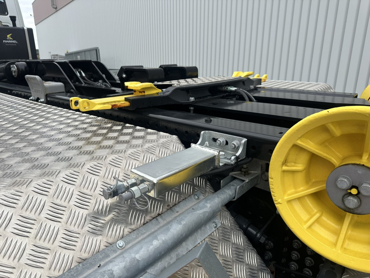 X-Way AD360X48Z 8x4 X-Way AD360X48Z 8x4, Motorabtrieb, Navi, Schub-Knick - Hook lift truck: picture 3 X-Way AD360X48Z 8x4 X-Way AD360X48Z 8x4, Motorabtrieb, Navi, Schub-Knick - Hook lift truck: picture 3