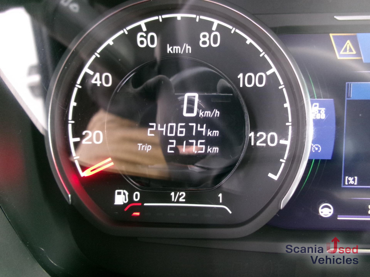 SCANIA R 460 A4x2NA SUPER NAVI Standklima DAB - Tractor unit: picture 2 SCANIA R 460 A4x2NA SUPER NAVI Standklima DAB - Tractor unit: picture 2