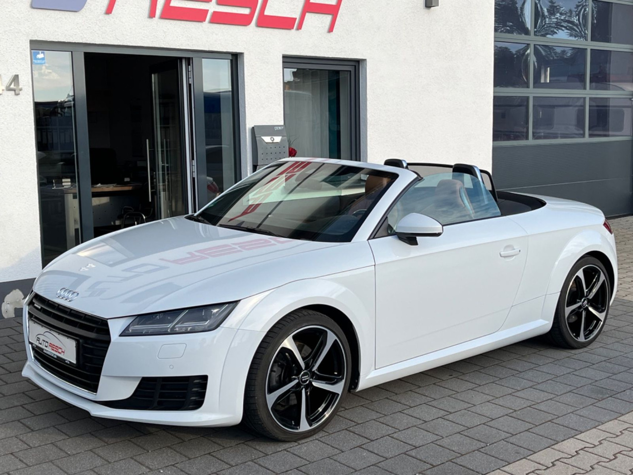 Audi TT Roadster 2.0 TFSI quattro - Car: picture 2 Audi TT Roadster 2.0 TFSI quattro - Car: picture 2