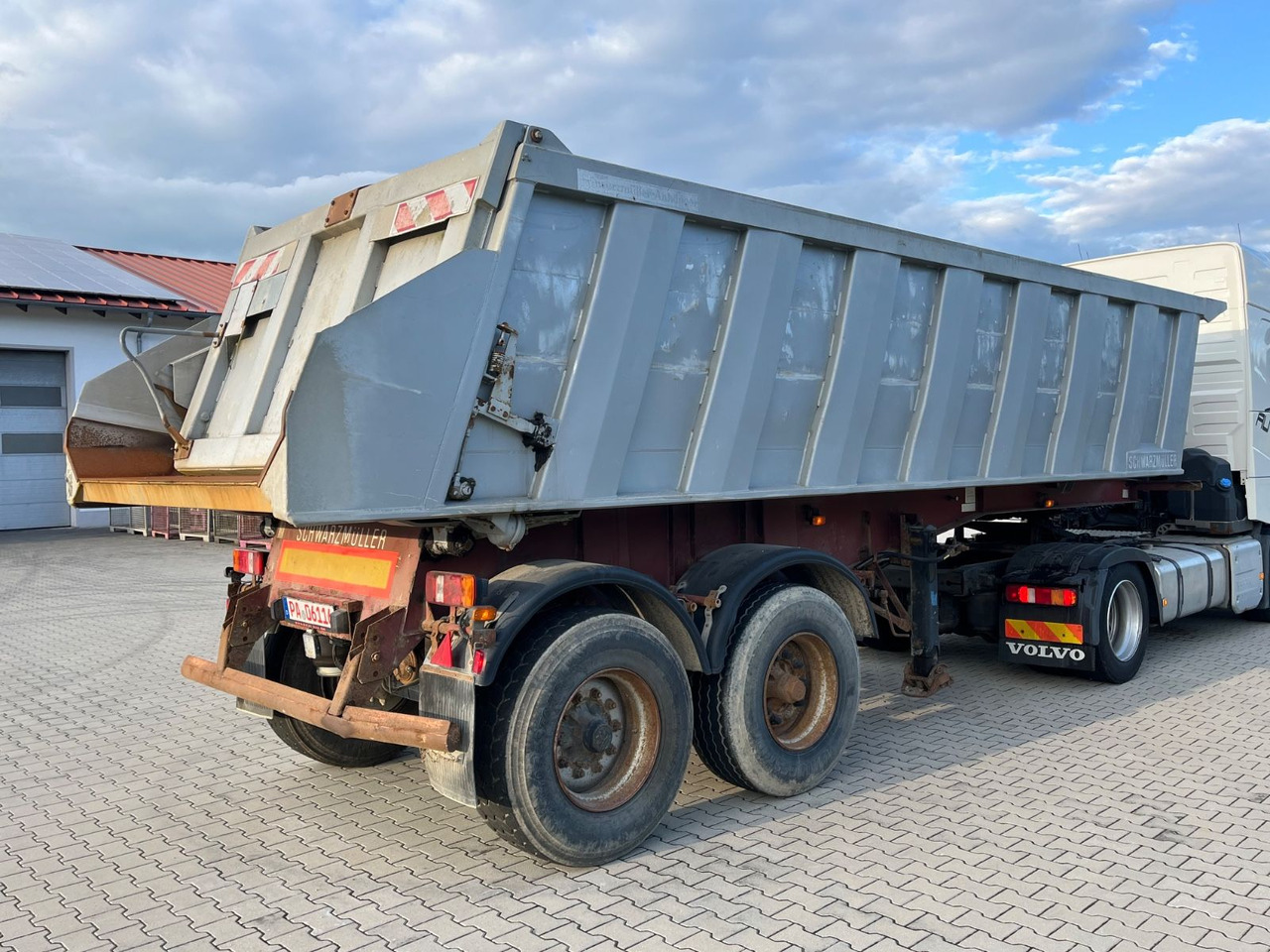 Schwarzmüller 2 Achs Alu Kippmulde Trommelbremse - Tipper semi-trailer: picture 5 Schwarzmüller 2 Achs Alu Kippmulde Trommelbremse - Tipper semi-trailer: picture 5