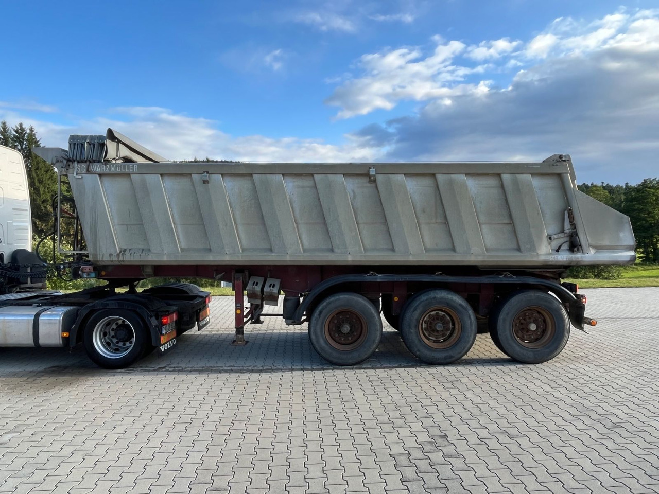 Schwarzmüller 3 Achs Alu Kippmulde Trommelbremse - Tipper semi-trailer: picture 4 Schwarzmüller 3 Achs Alu Kippmulde Trommelbremse - Tipper semi-trailer: picture 4